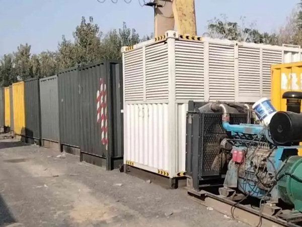 南朗镇200KW柴油发电机机组每小时油耗是多少？